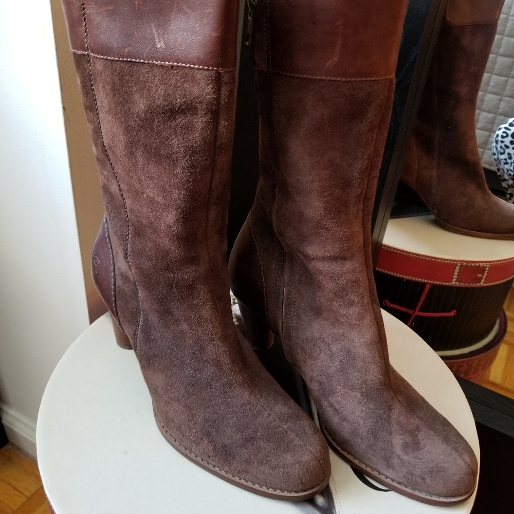 UGGS Boots
